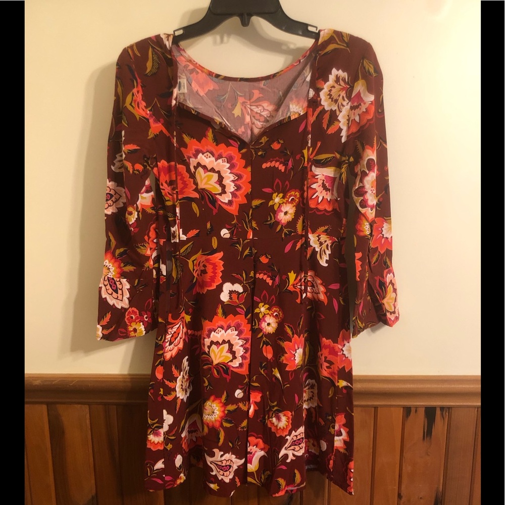 Super Cute Old Navy Dress, Tie Neck, Side Zip.  Size 2